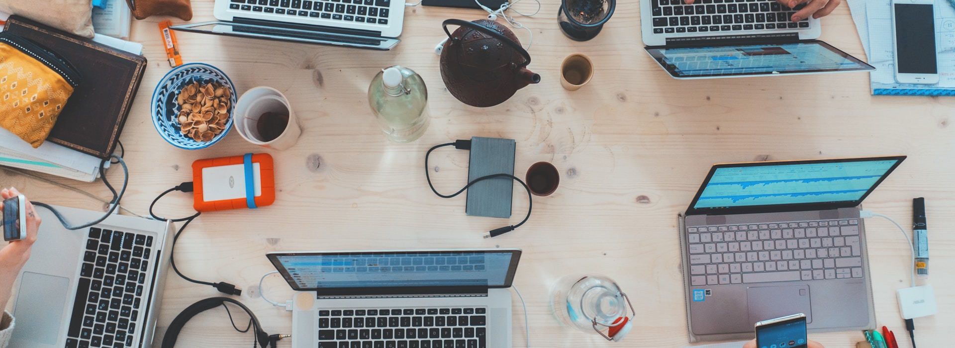 Kolaborasi tim dalam pengembangan teknologi informasi